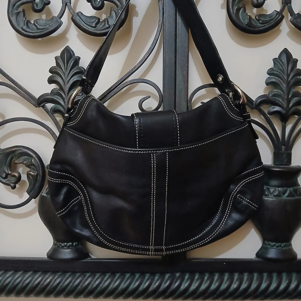 Sold!! Coach Vintage Y2K Soho Leather Flap Buckle Leather Shoulder Bag - Picture 9 of 13